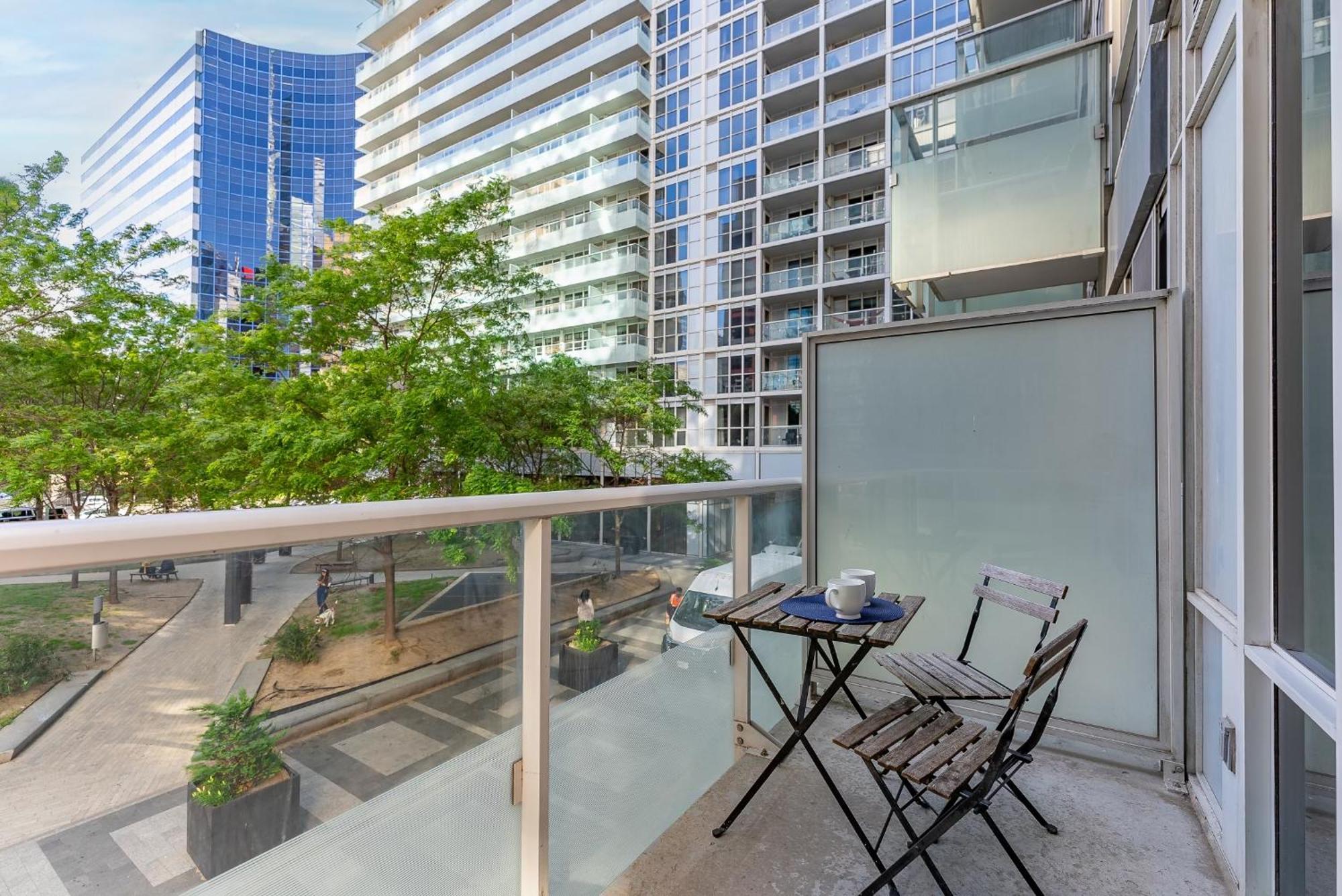 Апартаменти 2Br 2Bth Apt-Rogers Center-Cn Tower-Free Parking Торонто Екстер'єр фото